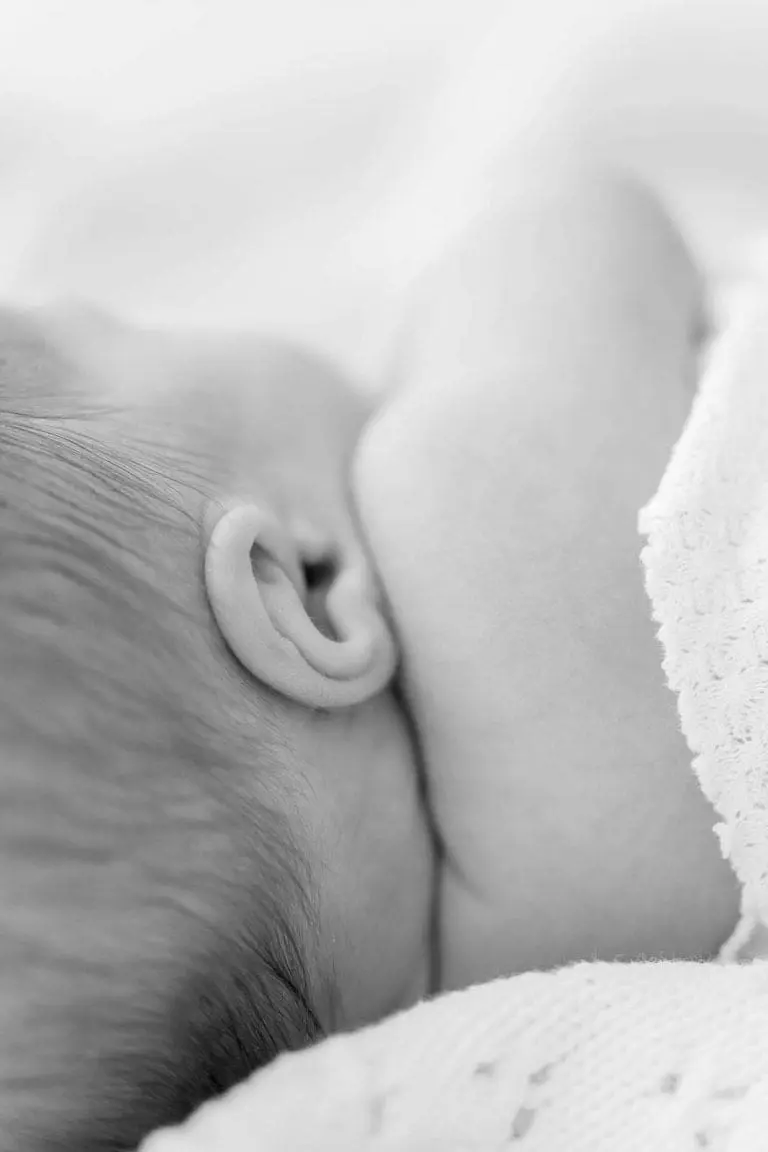 Chicago Family Newborn Photographer - BW Alyssa Cosich_A_11022023_0519 copy.jpg