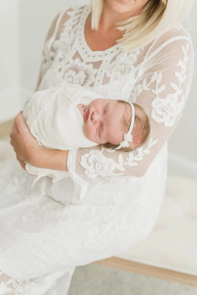 Chicago Family Newborn Photographer - Kelsey Balcer_A_06222023_3566.jpg