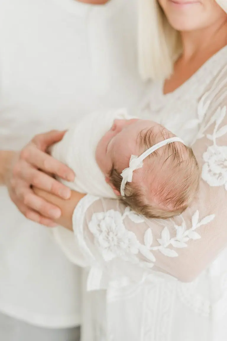 Chicago Family Newborn Photographer - Kelsey Balcer_A_06222023_3622.jpg