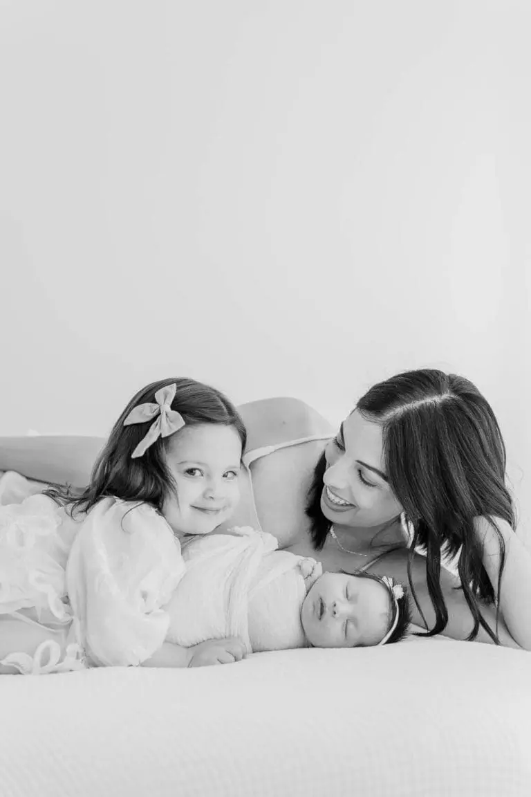 Chicago Family Newborn Photographer - Maria Muting Klovens_A_09192023_5581-2.jpg