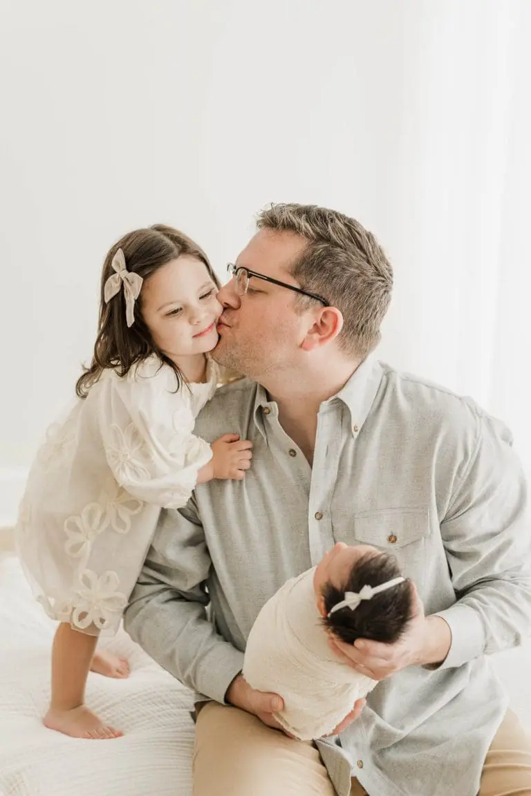 Chicago Family Newborn Photographer - Maria Muting Klovens_A_09192023_5623.jpg