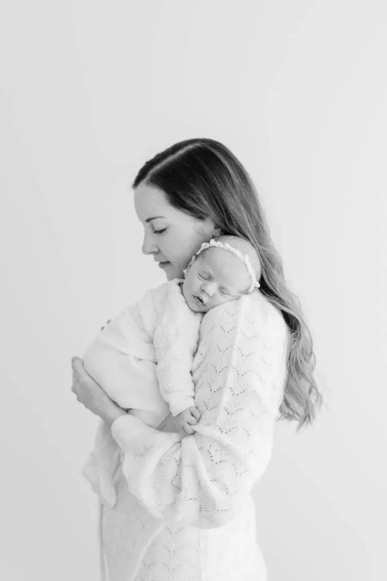 Chicago Family Newborn Photographer - Vanessa Friedrich_A_11162023_4762-2.jpg