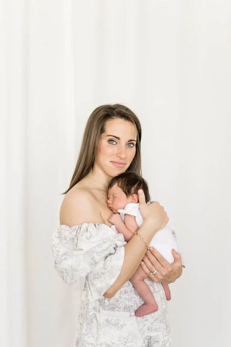 Chicago Family Newborn Photographer - Alex Sanders_A_05032022_1746-BW.jpg