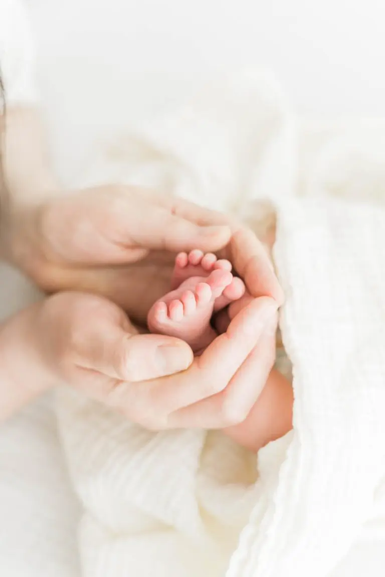 Chicago Family Newborn Photographer - Catie Woodruff_A_05232022_3346.jpg