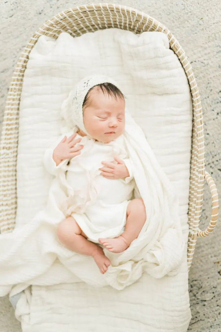 Chicago Family Newborn Photographer - Catie Woodruff_A_05232022_3809.jpg