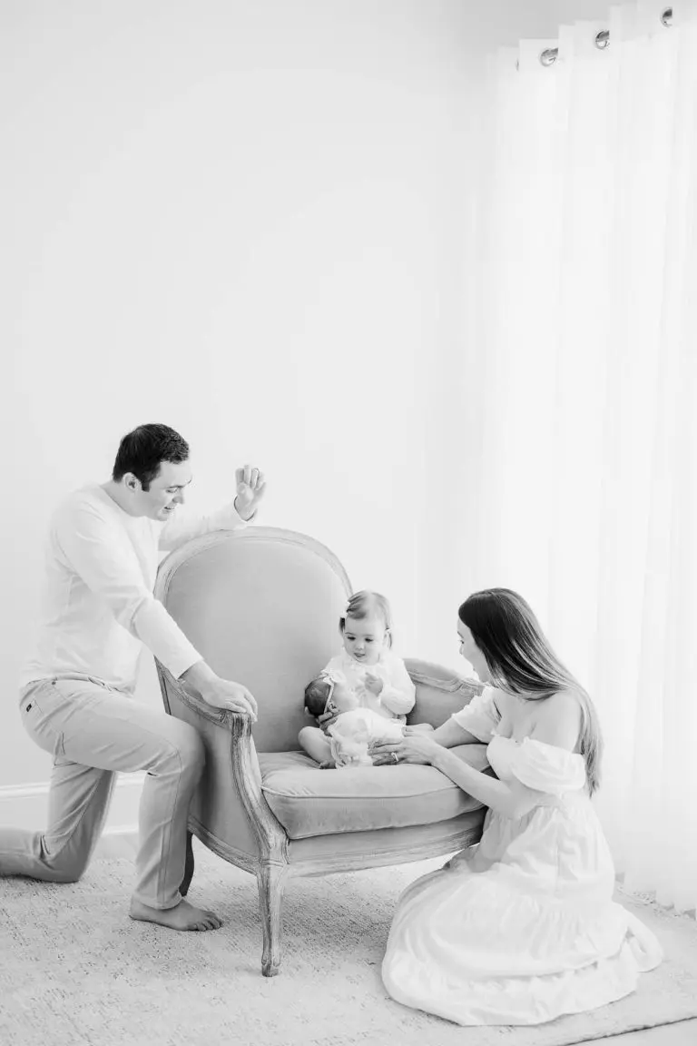 Chicago Family Newborn Photographer - Danielle Finan_A_05042022_2170-2.jpg