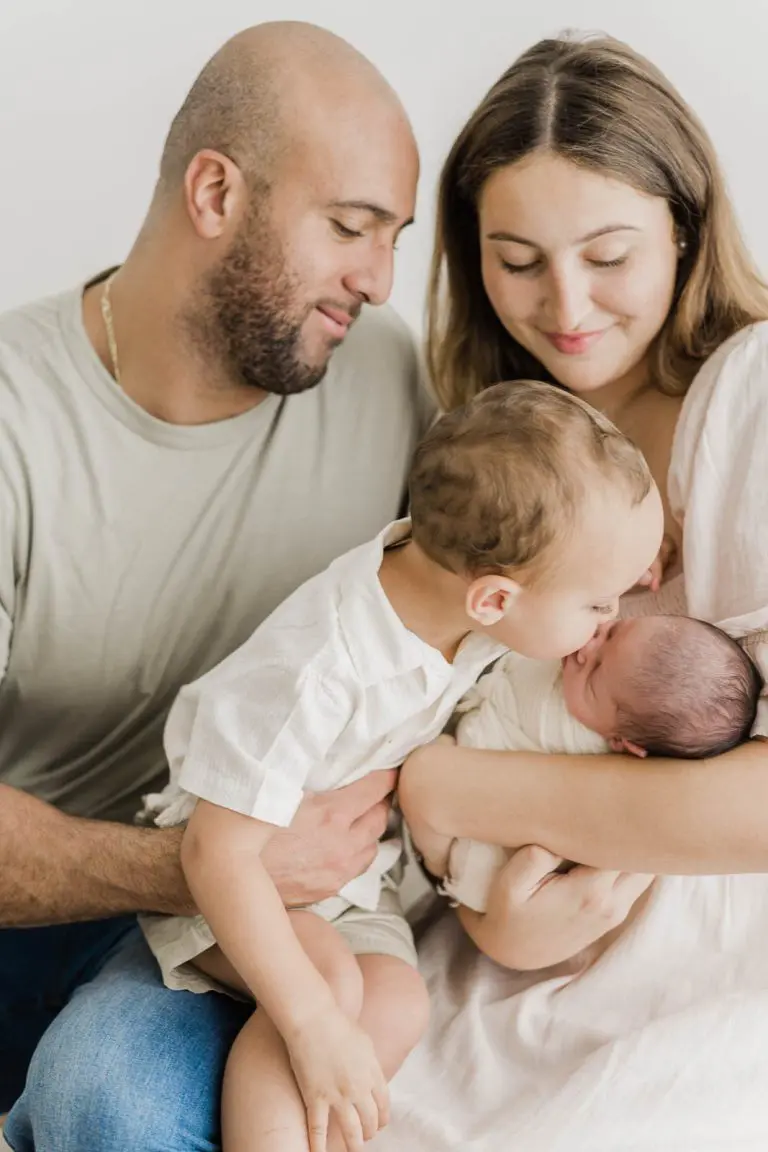 Chicago Family Newborn Photographer - Gabriela Seaton_A_06012022_9524-2.jpg