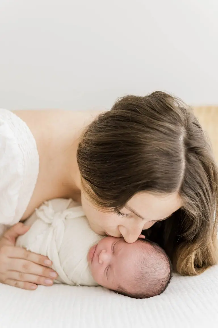 Chicago Family Newborn Photographer - Gabriela Seaton_A_06012022_9613.jpg