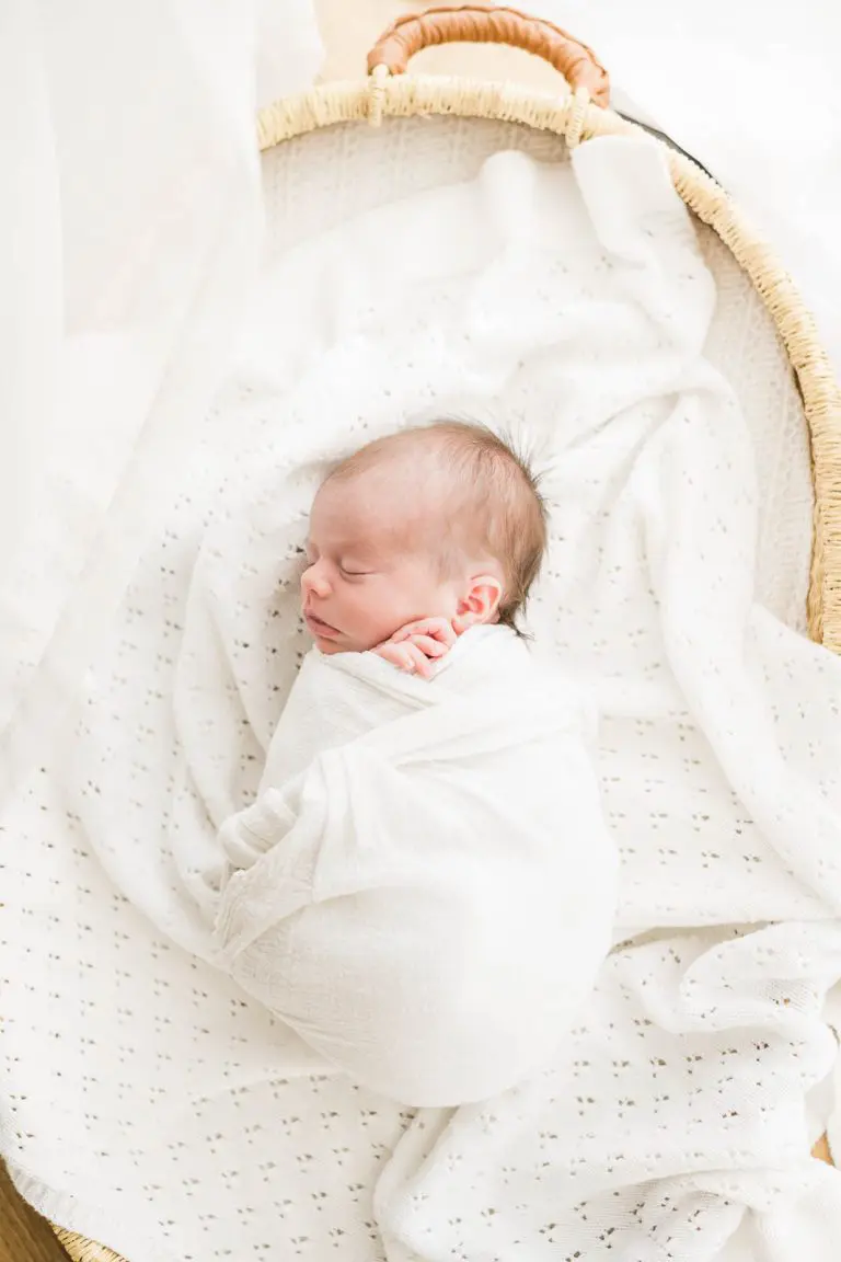 Chicago Family Newborn Photographer - Kelsey Prasse_A_05052022_4284-BW.jpg