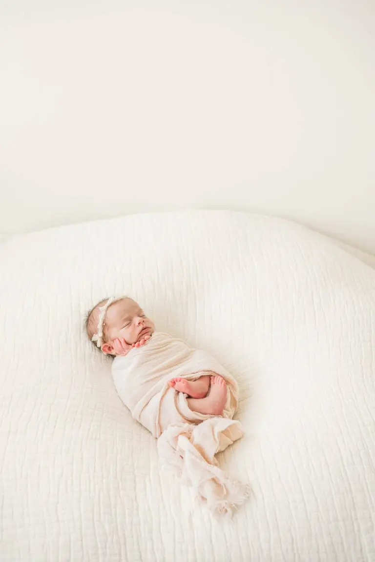 Chicago Family Newborn Photographer - Kelsey Prasse_A_05052022_4329-BW.jpg