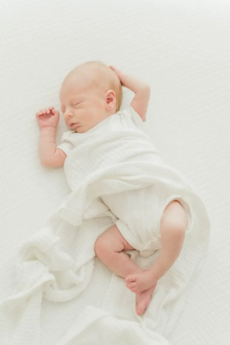 Chicago Family Newborn Photographer - Laura Smith_A_06132022_8079.jpg