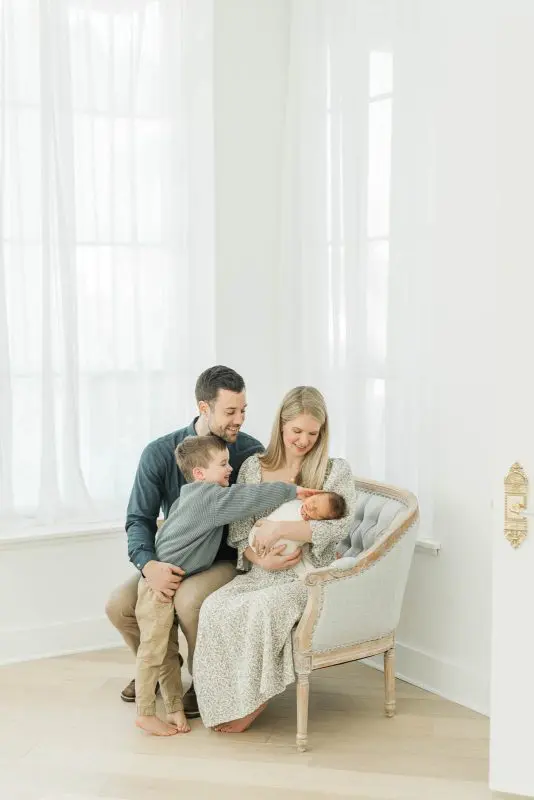 OAK PARK STUDIO - Chicago Family Newborn Photographer - 20240116 - 008.jpg