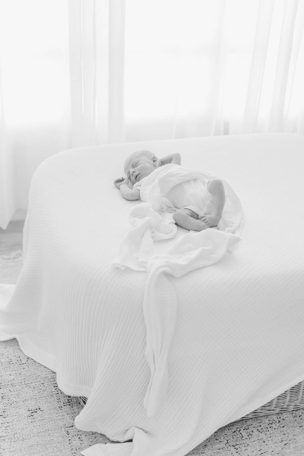 Chicago Family Newborn Photographer - Laura Smith_A_06132022_8090-2.jpg